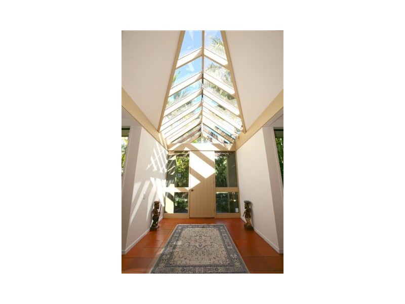 10 Maryland Avenue, Carrara QLD 4211