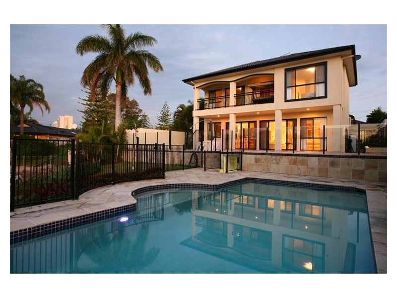 103 Amalfi Drive, Isle Of Capri QLD 4217