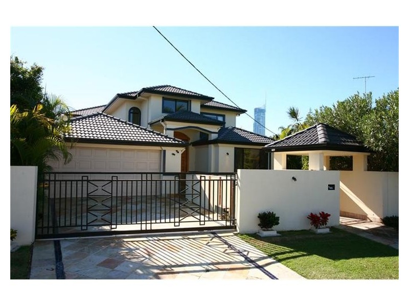 103 Amalfi Drive, Isle Of Capri QLD 4217