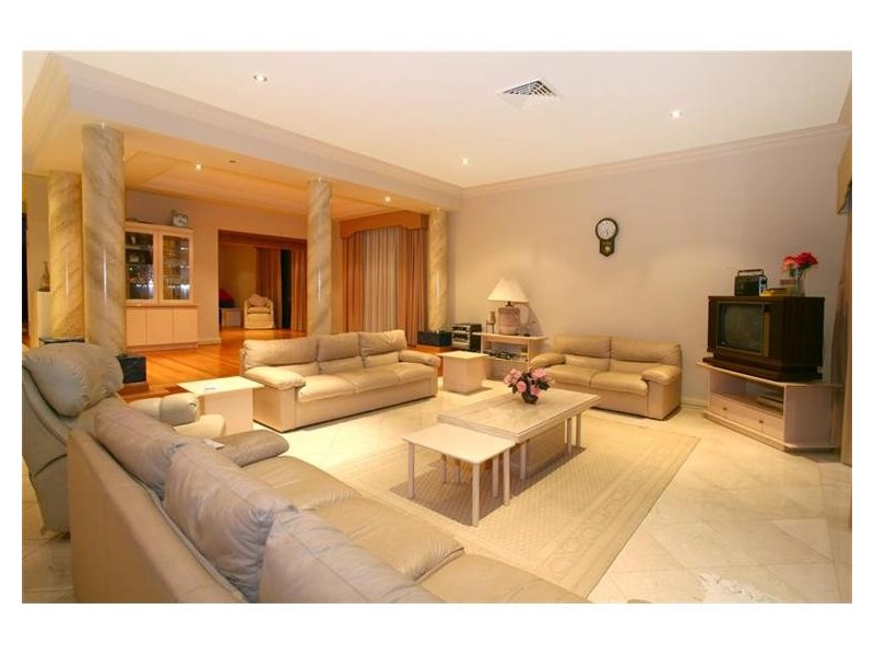 103 Amalfi Drive, Isle Of Capri QLD 4217