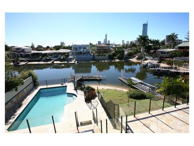 103 Amalfi Drive, Isle Of Capri QLD 4217