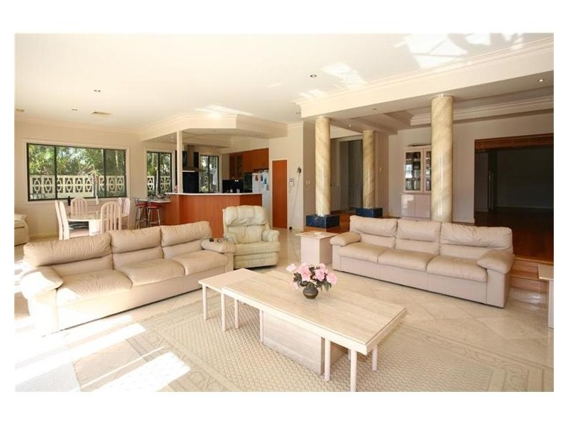 103 Amalfi Drive, Isle Of Capri QLD 4217