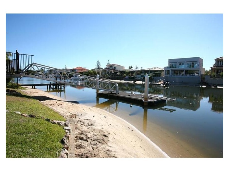 103 Amalfi Drive, Isle Of Capri QLD 4217