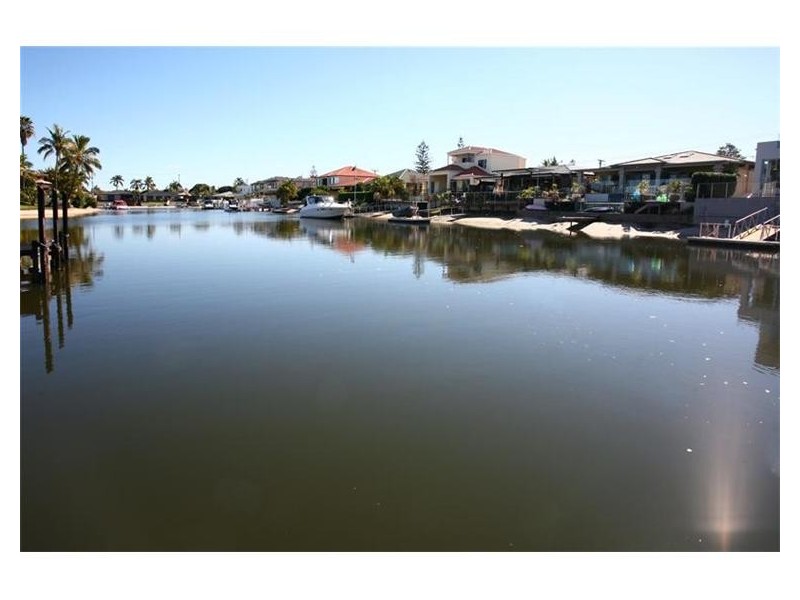 103 Amalfi Drive, Isle Of Capri QLD 4217