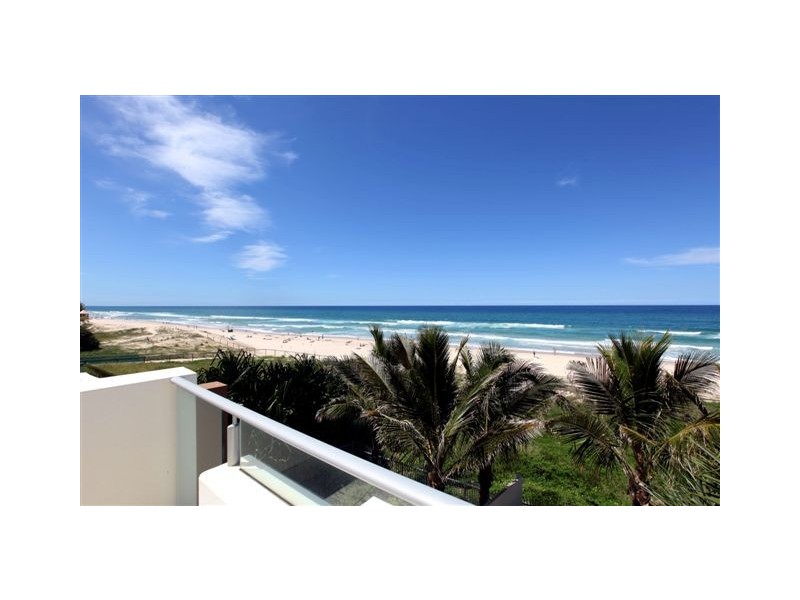 2/1 Cnr Northcliffe & Markwell Avenue, Surfers Paradise QLD 4217