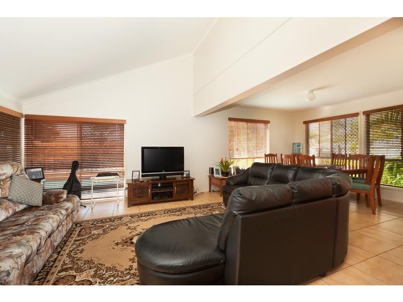 40 Simbai Street, Runaway Bay QLD 4216