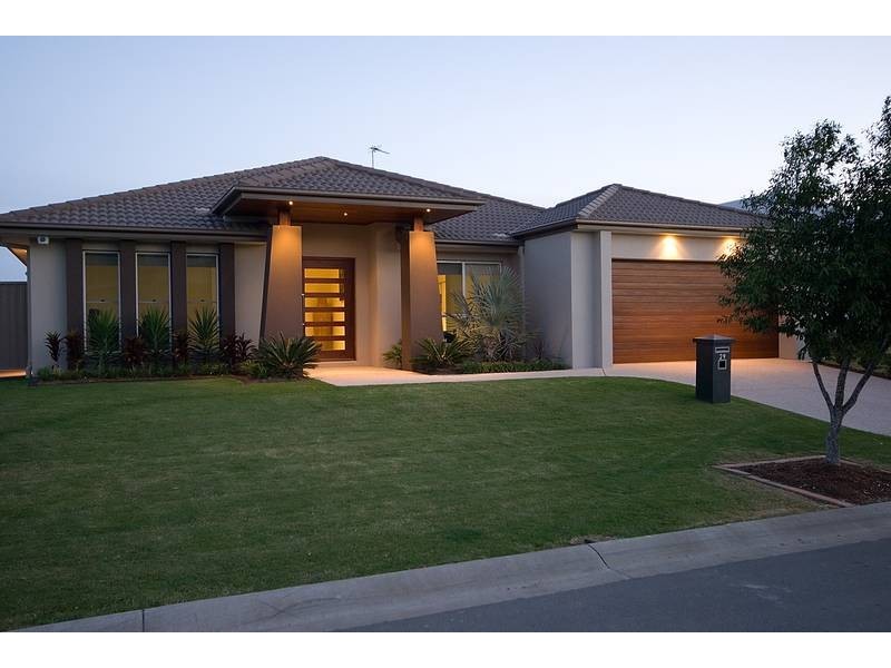 29 Rhodium Crescent, Hope Island QLD 4212