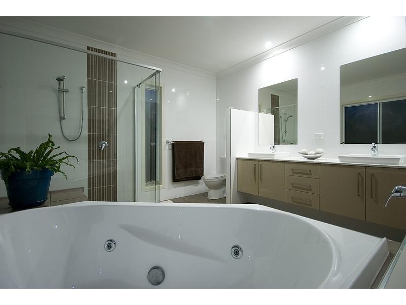29 Rhodium Crescent, Hope Island QLD 4212