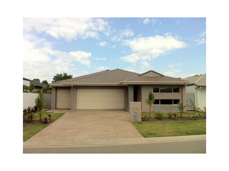 9116 Peter Senior Drive, Hope Island QLD 4212