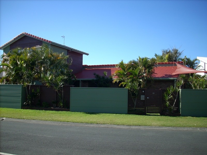 30 Wild Duck Drive, Mermaid Waters QLD 4218