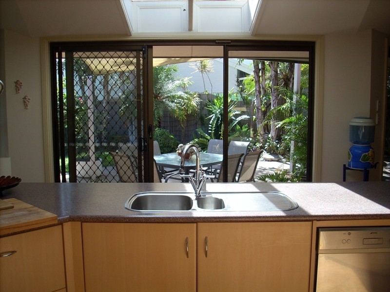 30 Wild Duck Drive, Mermaid Waters QLD 4218
