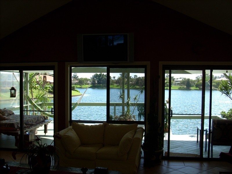 30 Wild Duck Drive, Mermaid Waters QLD 4218