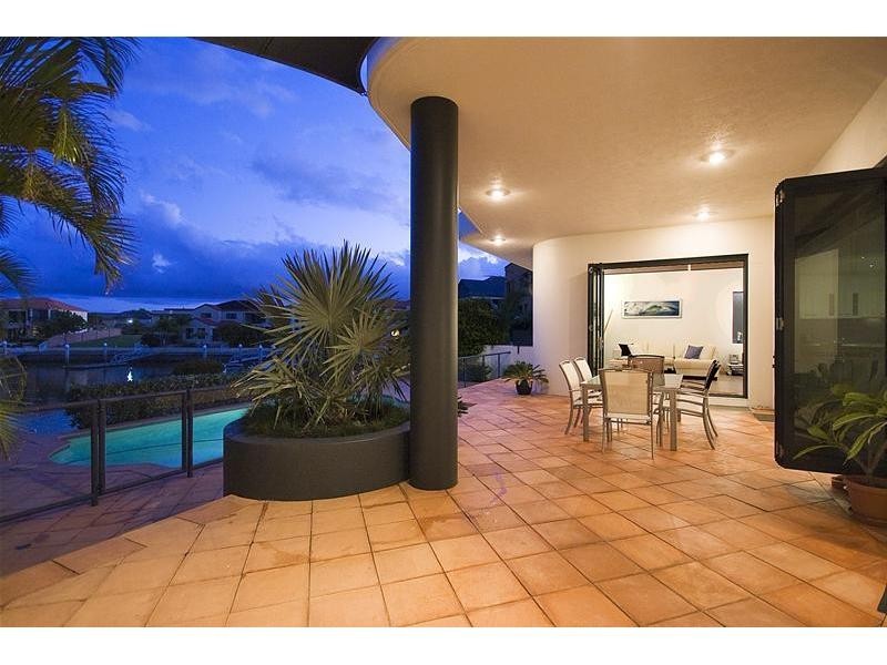 Sovereign Islands QLD 4216