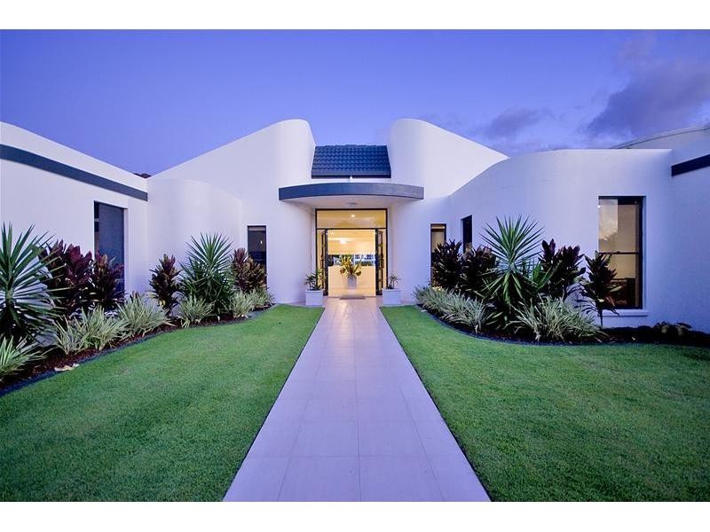 Sovereign Islands QLD 4216