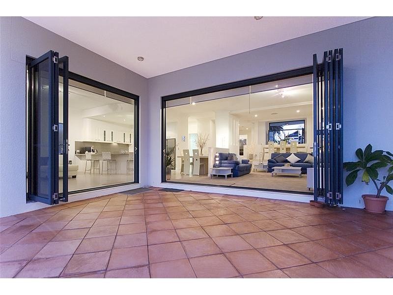 Sovereign Islands QLD 4216