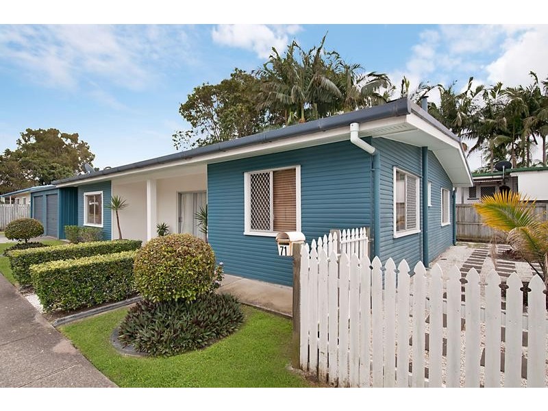 71 Ocean Street, Runaway Bay QLD 4216