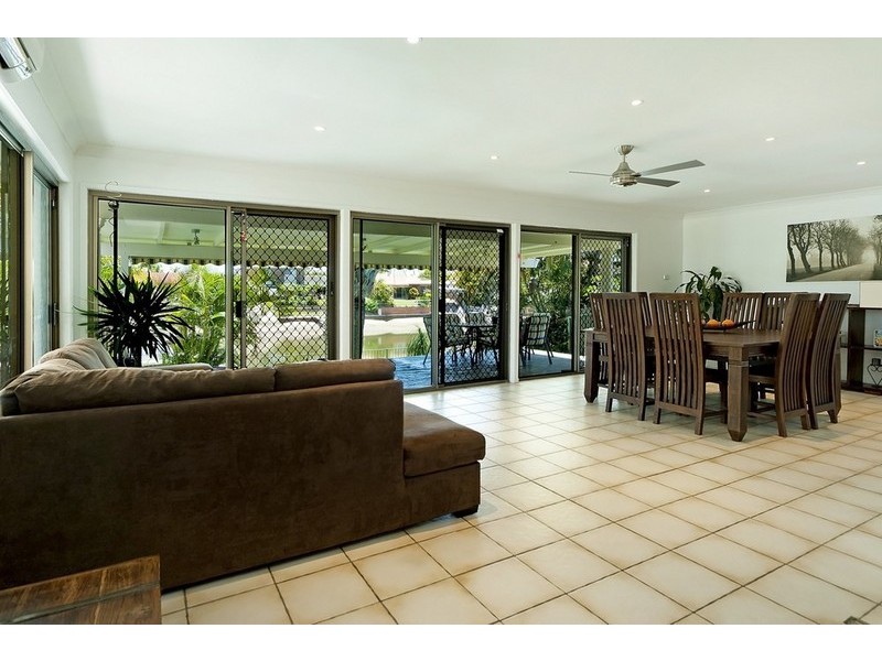 9 Nautilus Place, Biggera Waters QLD 4216