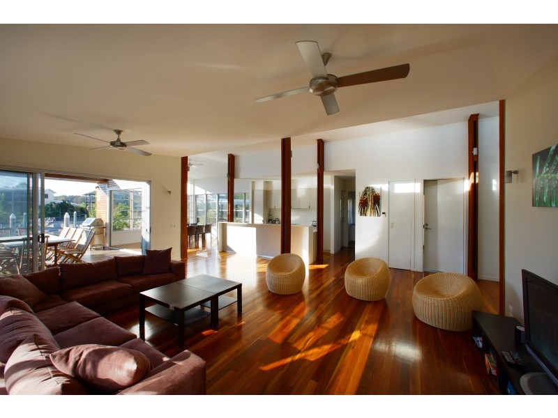Paradise Point QLD 4216