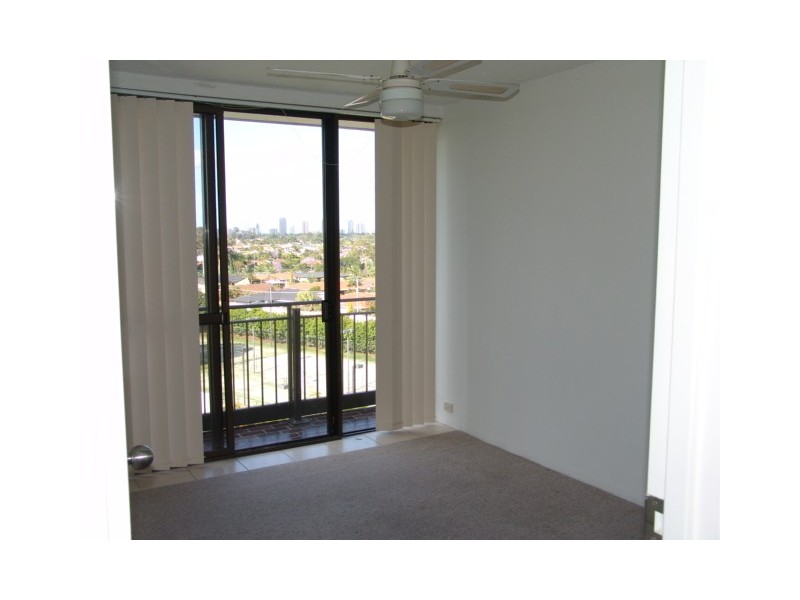 50w/11 Fairway Drive (Clear Island Waters), Broadbeach QLD 4218