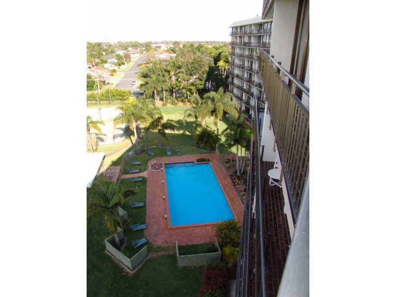 50w/11 Fairway Drive (near Broadbeach Waters), Clear Island Waters QLD 4226