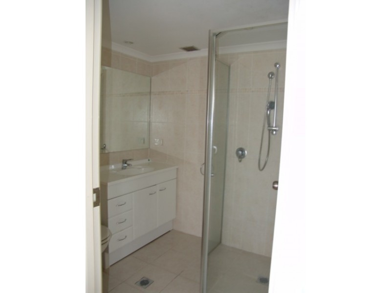 50w/11 Fairway Drive (near Broadbeach Waters), Clear Island Waters QLD 4226