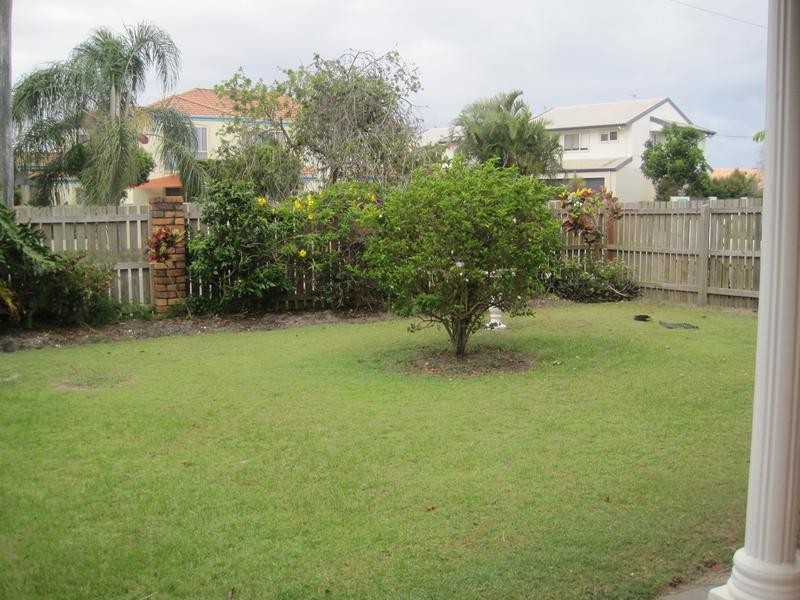 2/49 Markham Avenue, Runaway Bay QLD 4216