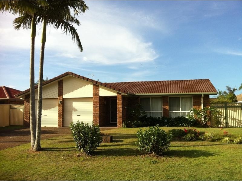9 Sundown Drive, Paradise Point QLD 4216