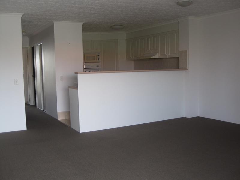 25/12 dalpura, Chevron Island QLD 4217