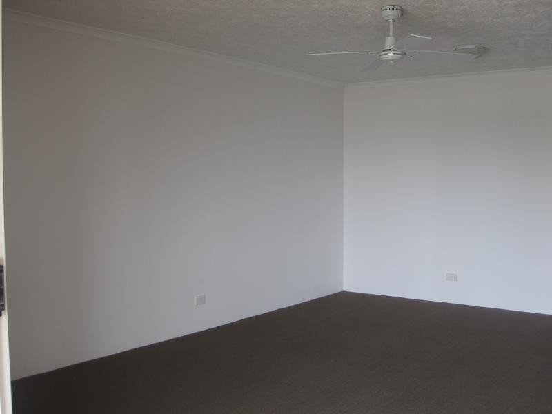 25/12 dalpura, Chevron Island QLD 4217