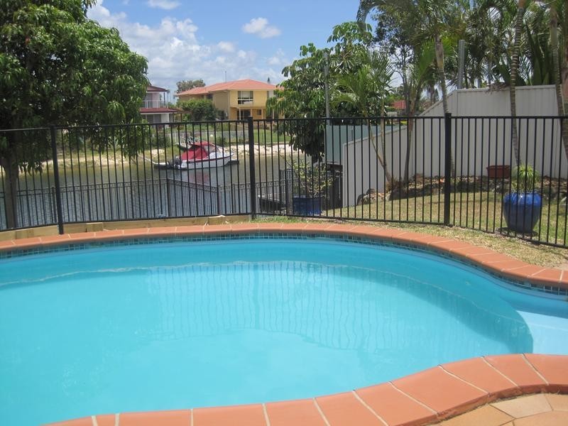 12 Verdichio Avenue, Mermaid Waters QLD 4218