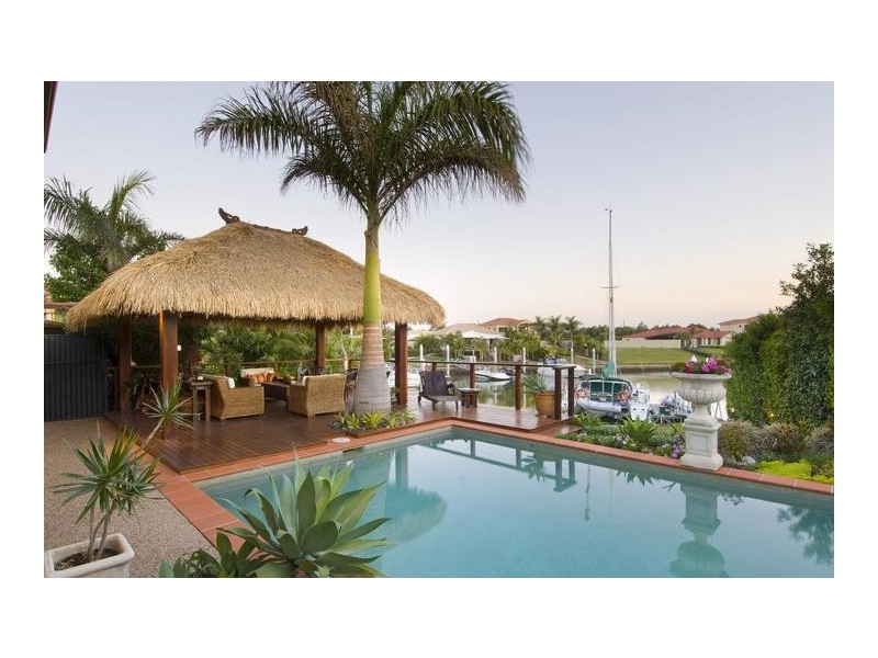 2114 Fernlea Close, Hope Island QLD 4212
