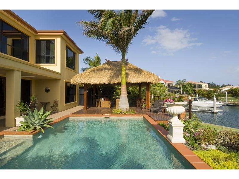 2114 Fernlea Close, Hope Island QLD 4212