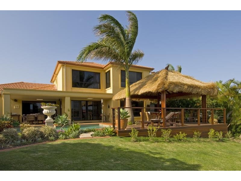 2114 Fernlea Close, Hope Island QLD 4212