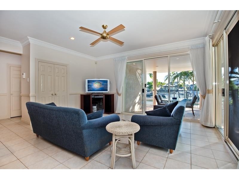 6 Grand Canal Way, Runaway Bay QLD 4216