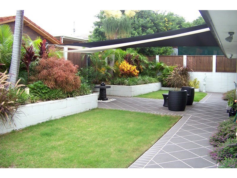 4 Grevillia Avenue, Southport QLD 4215