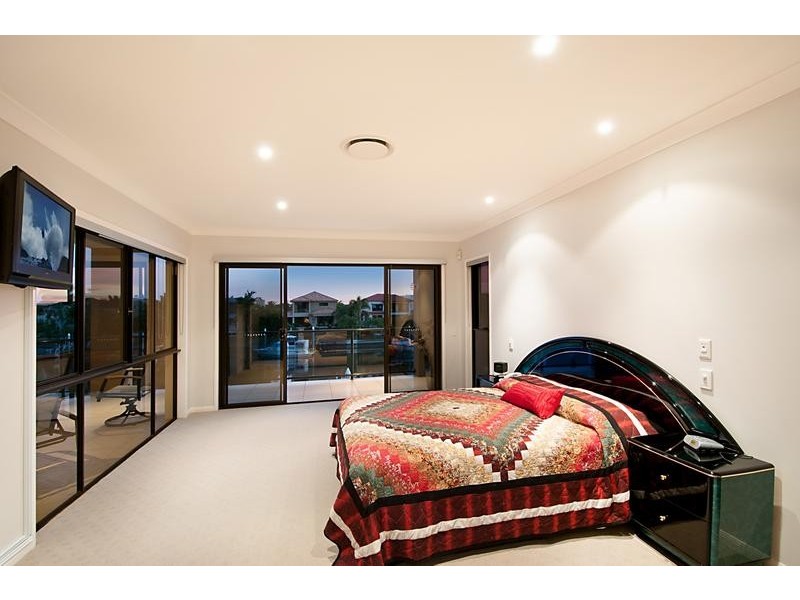 2311 Belmont Court East, Hope Island QLD 4212