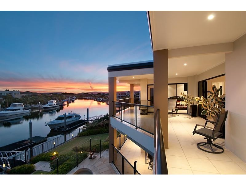 2311 Belmont Court East, Hope Island QLD 4212