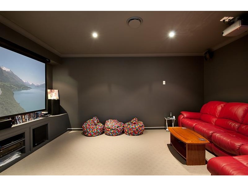 2311 Belmont Court East, Hope Island QLD 4212