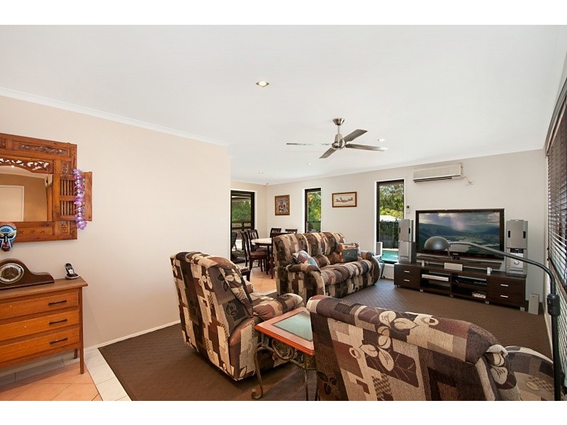 3 Boonah Court, Helensvale QLD 4212
