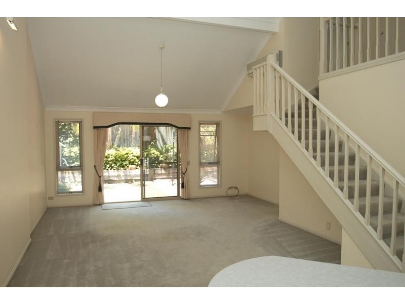 2/264 Oxley Drive, Coombabah QLD 4216
