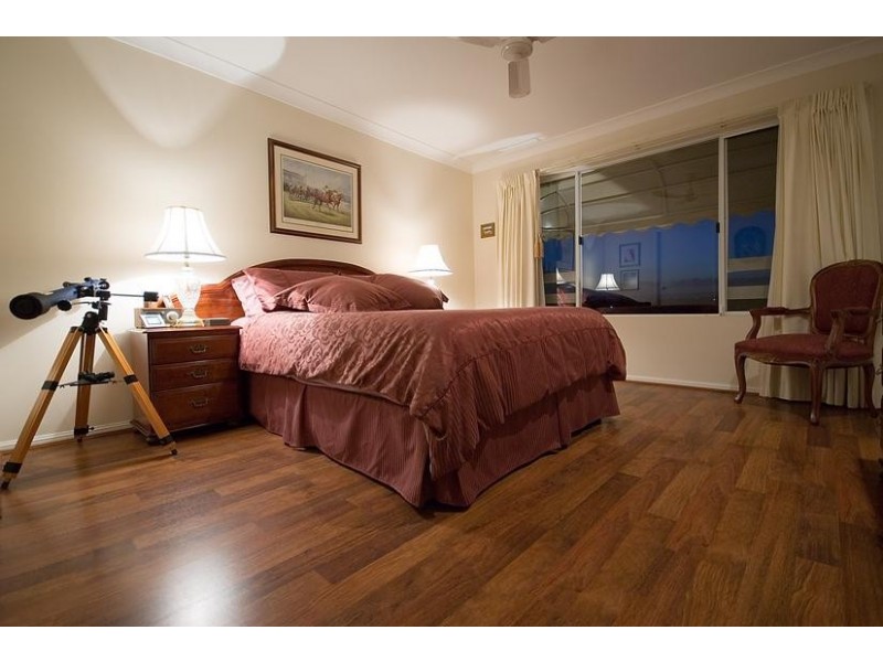 100 Morala Avenue, Runaway Bay QLD 4216