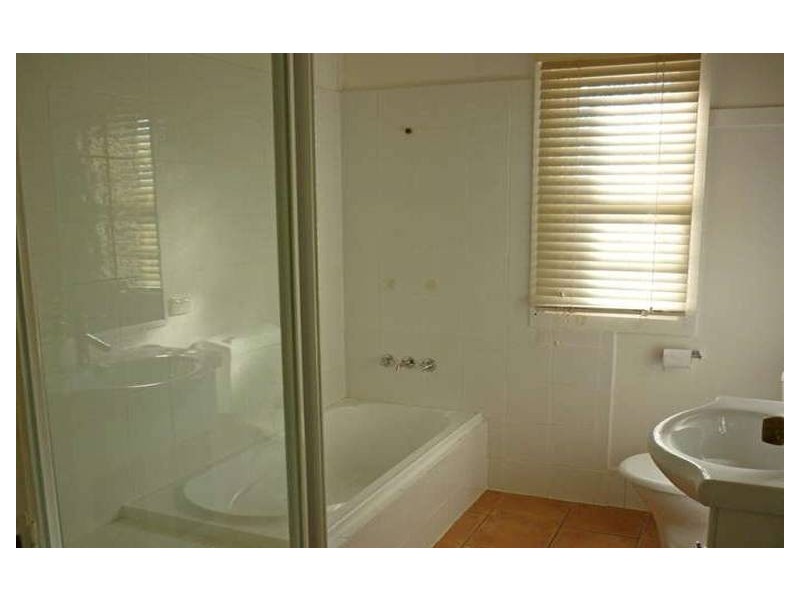 2/193 Scarborough Street, Southport QLD 4215