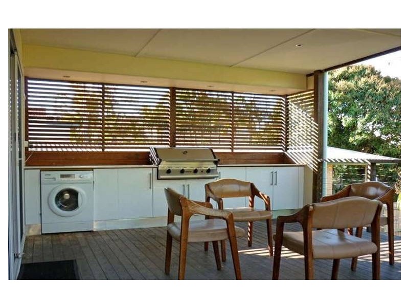 2/193 Scarborough Street, Southport QLD 4215