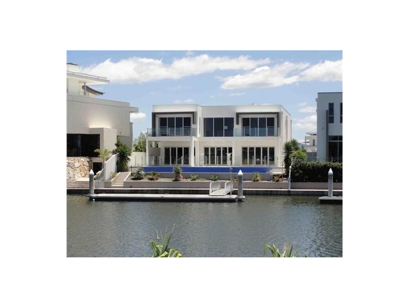 95 The Sovereign Mile, Sovereign Islands QLD 4216