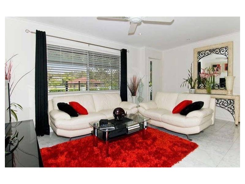 4 Grevillia Avenue, Southport QLD 4215