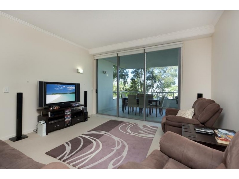 11A/28 Bayview Street, Runaway Bay QLD 4216