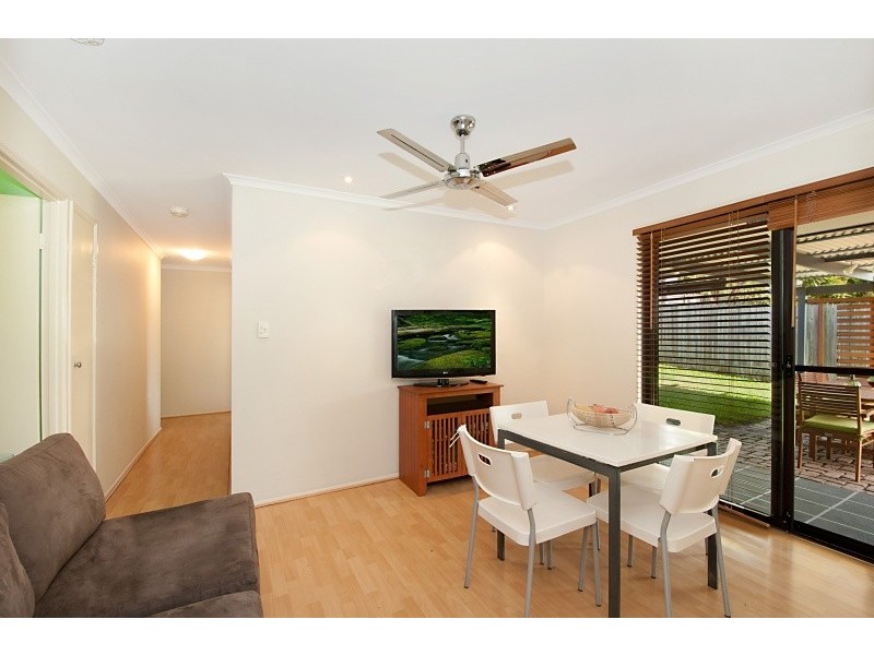 1 Boonah Court, Helensvale QLD 4212