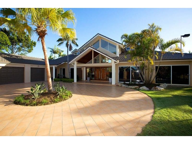 16 Freyburg Street, Sorrento QLD 4217