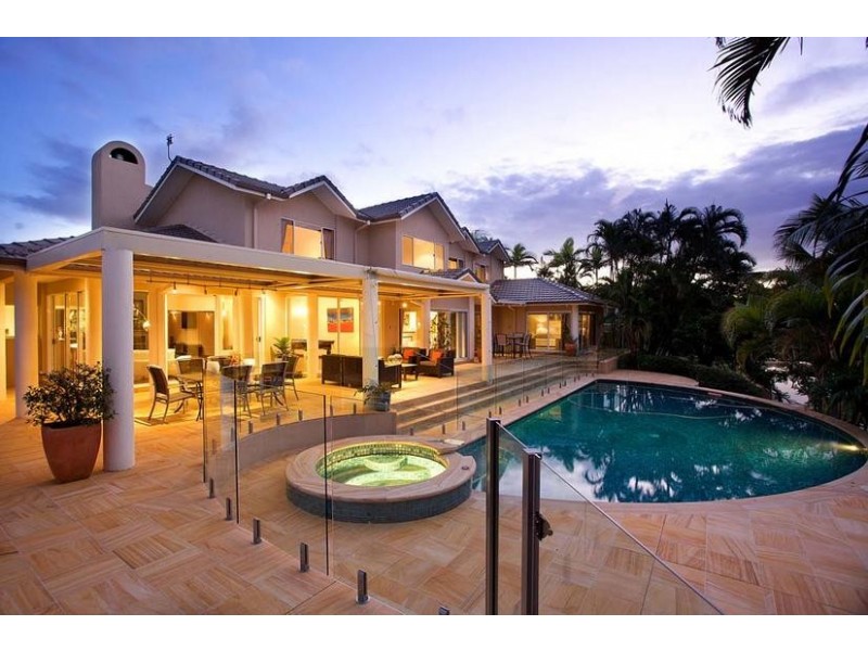 16 Freyburg Street, Sorrento QLD 4217