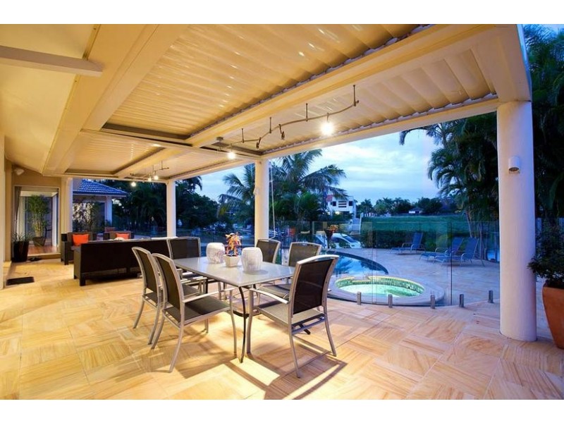 16 Freyburg Street, Sorrento QLD 4217